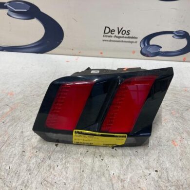 Peugeot 3008 1.6 e-THP 165 16V Taillight, right 2018 9810477780