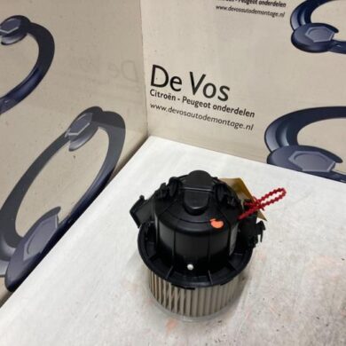 DS Automobiles DS3 Crossback 1.2 12V PureTech 130 Heating and ventilation fan motor 2019 9833380480