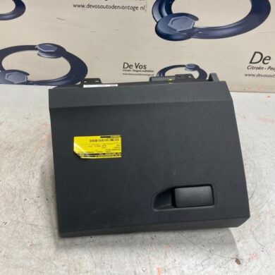 Peugeot 3008 1.6 e-THP 165 16V Dashboardkastje 2018 16180681ZD-16180684ZD