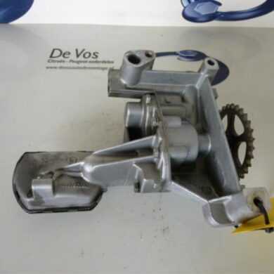 Peugeot 206  Oil pump 2002 1001C0