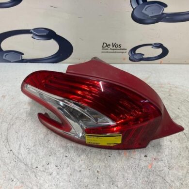 Peugeot 208  Achterlicht links 2012 9672628280