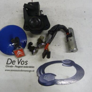 Citroen Saxo 1.4i SX,VSX Set of cylinder locks (complete) 1997 4162T3