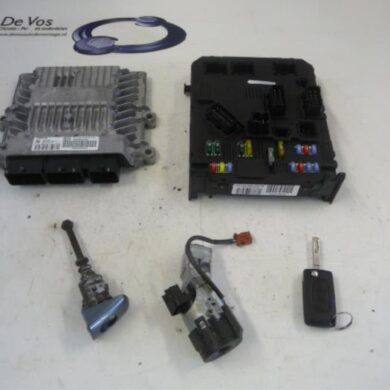 Peugeot 407  Engine management computer RHRRH01 2006 1942Z4-1942Z5-1942YP