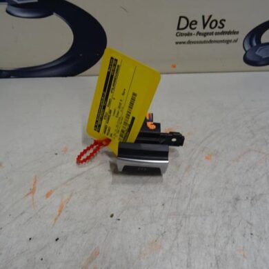 Peugeot 308  Parking brake switch AHWAH01 2015 96785851VV