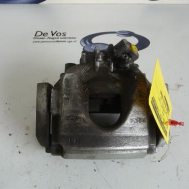 Peugeot 508 2.0 Hybrid4 16V Remklauw (Tang) links-voor RH02-RHCRH02 2013 4401R6