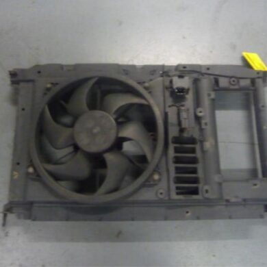 Citroen C4 Picasso 2.0 HDiF 16V 135 Cooling fan housing 2008 1253K4-7104ET