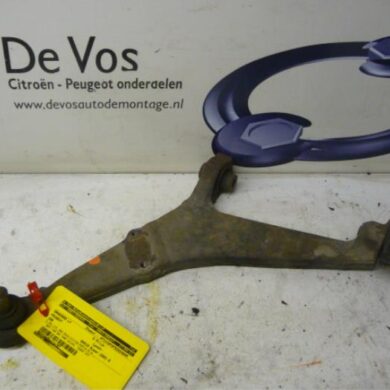 Peugeot 106 1.1 XN,XR,XT,Accent Draagarm links-voor 2003 352078