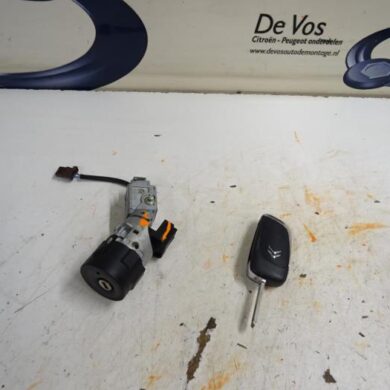 Citroen C4  Kontaktslot+Sleutel 2010 4162WK