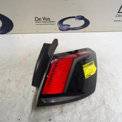 Peugeot 3008  Taillight, right 2018 9810477080