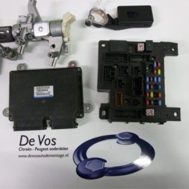 Citroen C-Crosser 2.4 16V Engine management computer SFZ 2008 194311