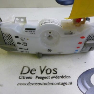 Peugeot 107 1.0 12V Kachel Bedieningspaneel 2009 6452P6