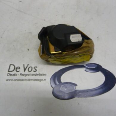 Peugeot 406 1.8 16V Veiligheidsgordel midden-achter 2000 8973S5