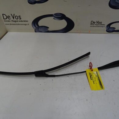 Peugeot 2008 1.2 12V e-THP PureTech 110 Ruitenwisserarm voor 2018 1608393180