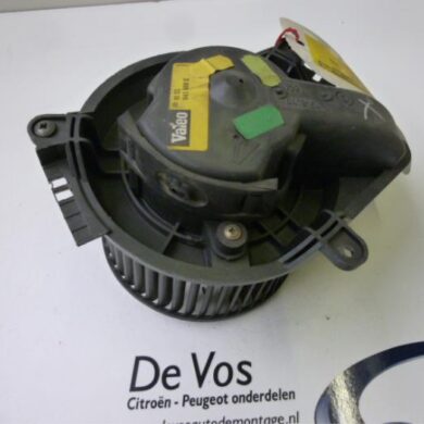 Citroen Xantia 1.8i X,SX Heating and ventilation fan motor 1996 96667961