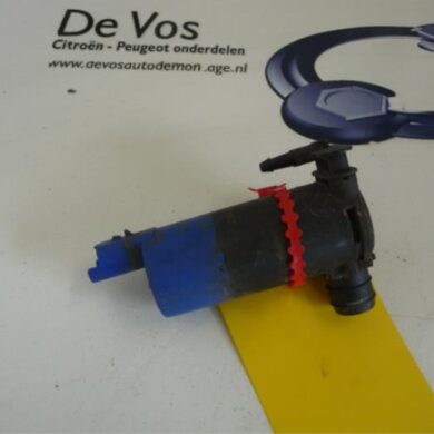 Peugeot 508 2.0 Hybrid4 16V Headlight washer pump 2013 1609688380