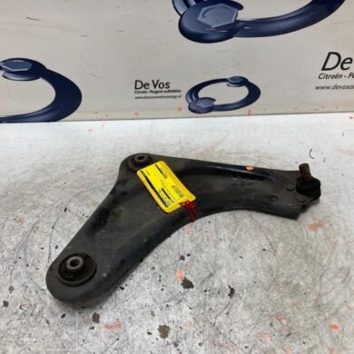 Peugeot 208  Front wishbone, right 2014 3521N8