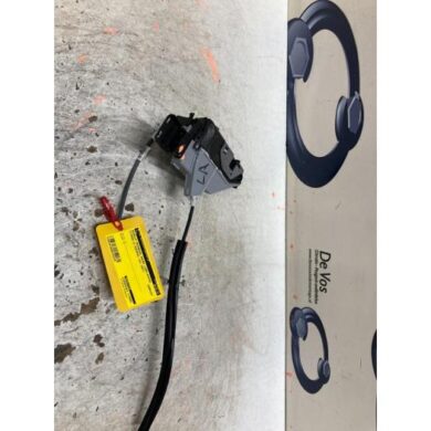 Citroen C3 Aircross 1.2 e-THP PureTech 130 Rear door lock mechanism 4-door, left 2021 9826677680