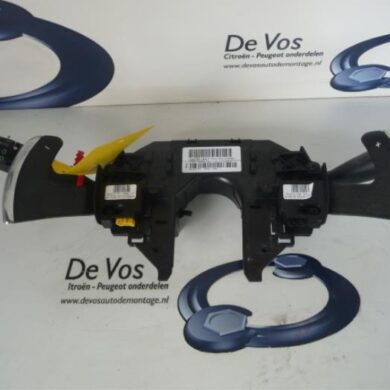 Citroen C4 Picasso  Steering column stalk 2013 624348