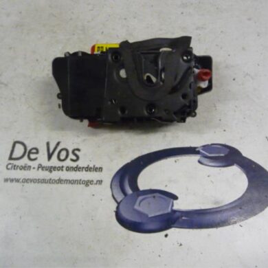 Peugeot 607 2.0 16V Rear door lock mechanism 4-door, left 2002 913783