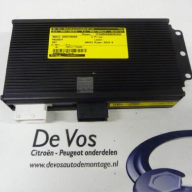 Peugeot 207 1.6 HDiF 16V Radio amplifier 2010 657428