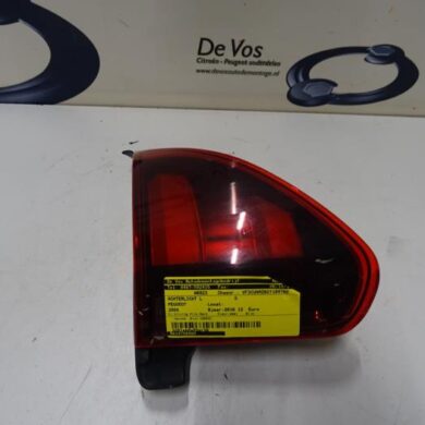 Peugeot 2008  Achterlicht links 2016 9814758480