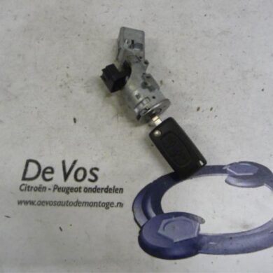 Peugeot 407 2.0 HDiF 16V Ignition lock + key 2004 4162EA