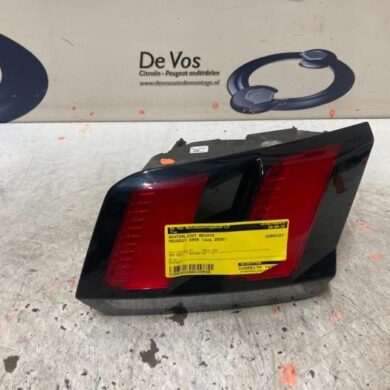Peugeot 3008  Taillight, right 2020 9810477780
