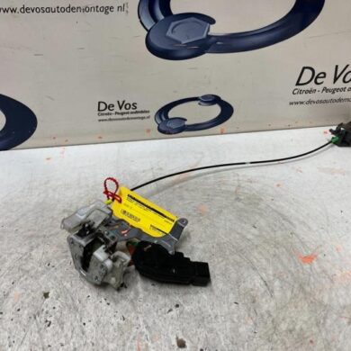 Peugeot 107 1.0 12V Deurslot Mechaniek 4Deurs links-achter 2007 9137F4