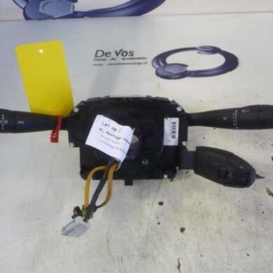 Peugeot 207  Steering column stalk 2008 6242R7