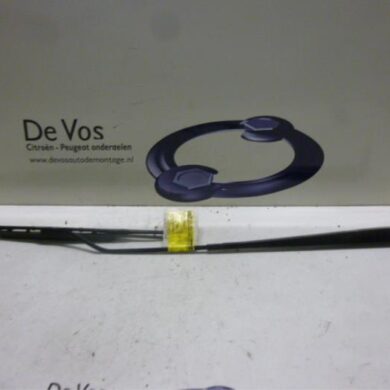 Citroen C5 2.0 16V Front wiper arm 2001 6429S5