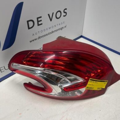 Peugeot 208 1.2 Vti 12V PureTech 82 Achterlicht links 2013 9672628280