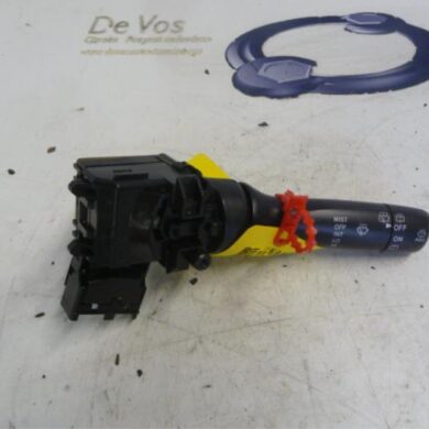 Peugeot 107 1.0 12V Ruitenwis Schakelaar 2006 6239SA