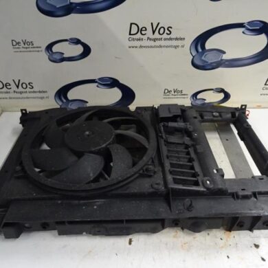Peugeot 5008  Cooling fan housing 2015 9677113480-1253T5