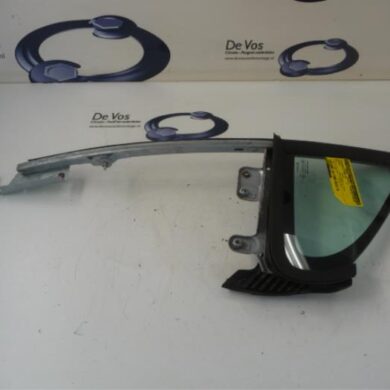 Peugeot 207  Quarter light, front right 2007 9202K0