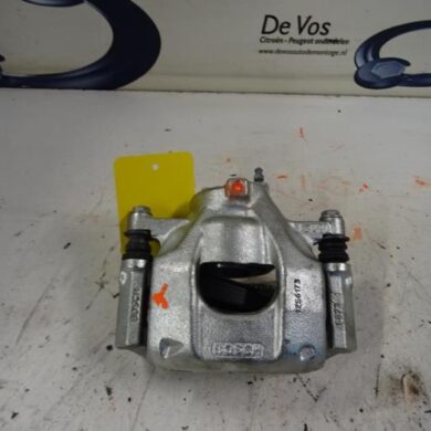 Citroen C1 1.0 12V Remklauw (Tang) links-voor CFA 2006 4401G8