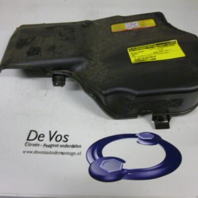Peugeot 508 1.6 HDiF 16V Relay holder 2011 658841