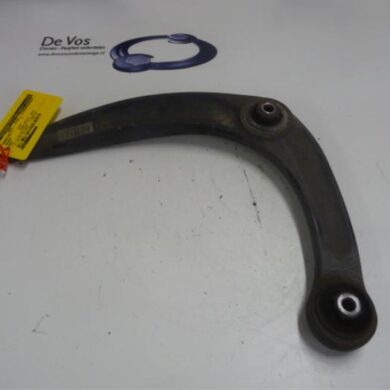 Peugeot 5008  Front wishbone, left 2013 3520V2