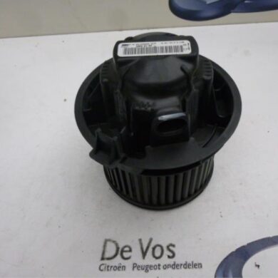 Peugeot 207 1.6 HDi 16V Heating and ventilation fan motor 2006 6441V5