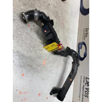 Peugeot 5008  Turbo hose AH01 2019 9675758280
