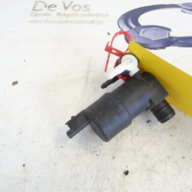 Peugeot 207  Ruitensproeierpomp voor 2011 643475