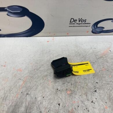 Peugeot 208 1.2 12V e-THP PureTech 110 Camera voorzijde 2019 1613665480-9812768780