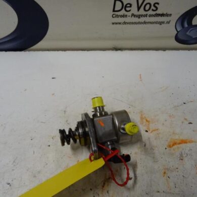 Peugeot 2008  Brandstofpomp Mechanisch HNY 2016 9805614880