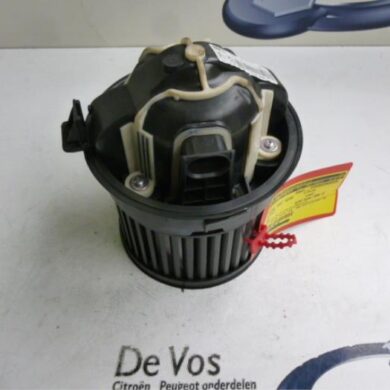 Peugeot 308  Heating and ventilation fan motor 2008 6441Z7
