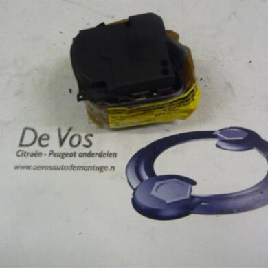 Citroen C5 1.8 16V Rear seatbelt, centre 2002 8974KG