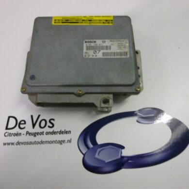 Citroen Xantia 1.8i X,SX Engine management computer LFZ 1994 19298H