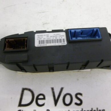 Peugeot 607  Module (miscellaneous) 2006 657048-657044