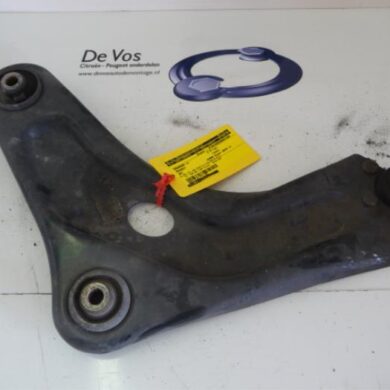 Peugeot 207 1.4 HDi Front wishbone, left 2010 3520R7