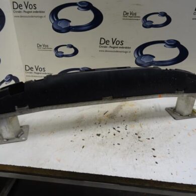 Citroen C4 Picasso  Bumperframe voor 2011 7106E8