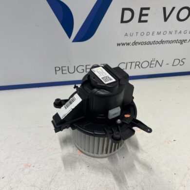 Opel Grandland X 1.6 Turbo 16V Hybrid Heating and ventilation fan motor 2023 9849717380