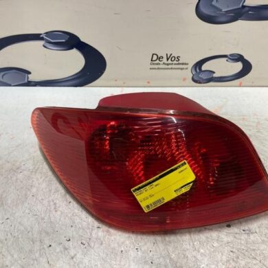 Peugeot 307 2.0 16V Achterlicht links 2002 6350P3